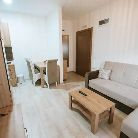 Kraljevi Konaci -apartmani Bajka コパオニク